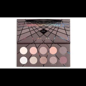 Zoeva En Taupe eyeshadow palette